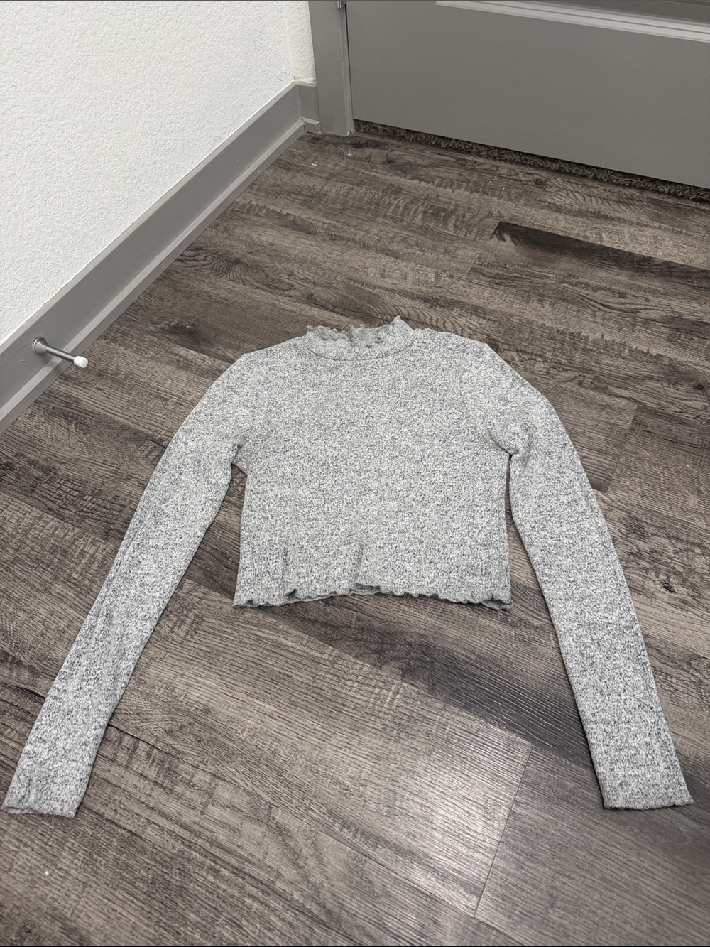 PacSun Light Gray Ribbed Mock Neck Long Sleeve Crop Top